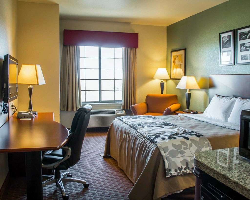 sleep inn and suites at six flags