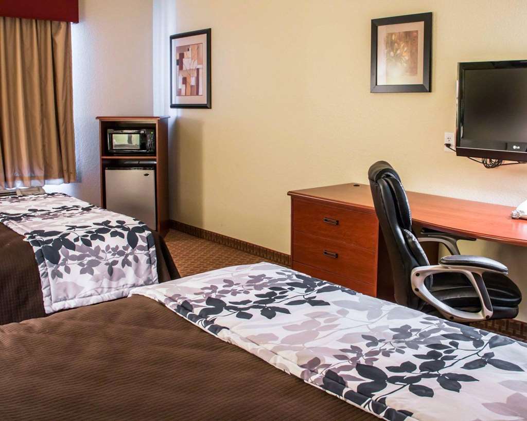 sleep inn and suites at six flags