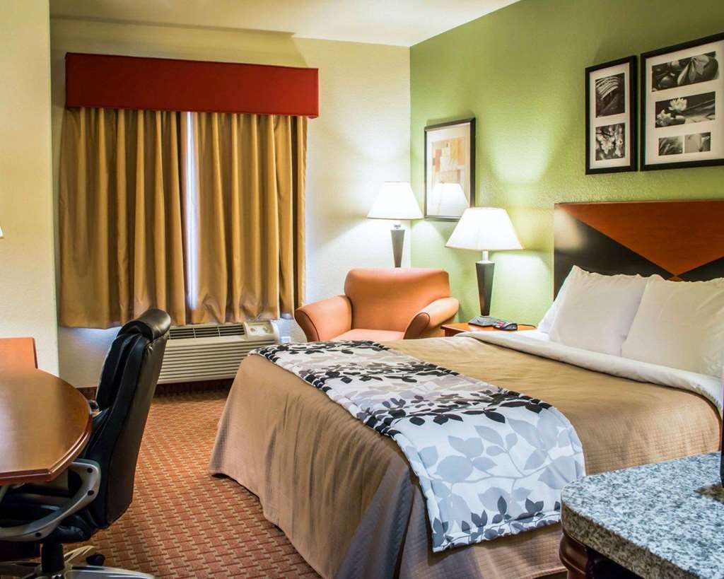 sleep inn and suites at six flags