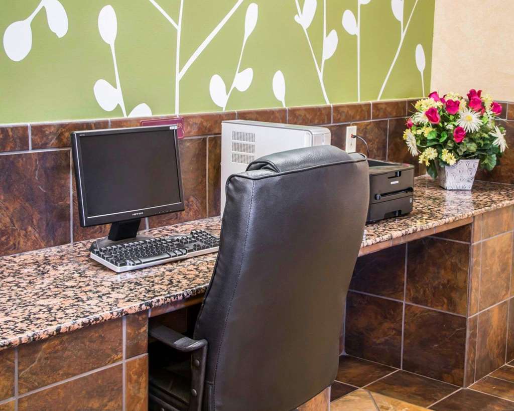 sleep inn and suites at six flags