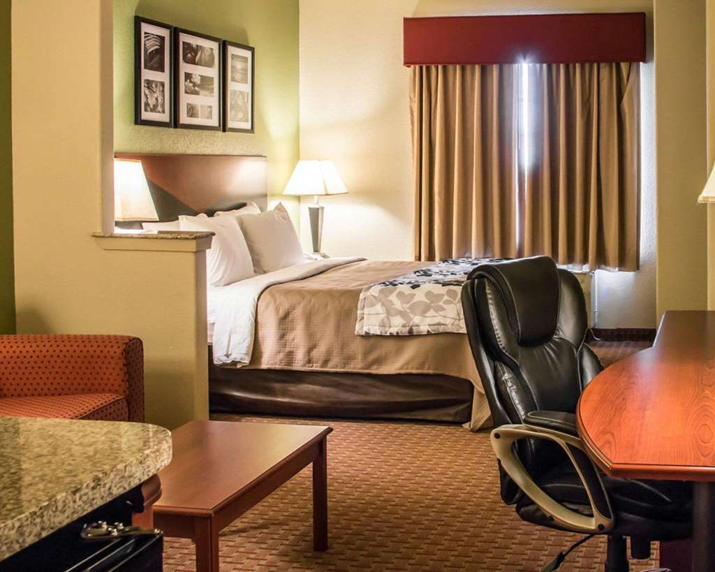 sleep inn and suites at six flags
