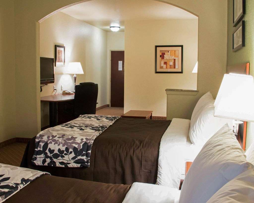 sleep inn and suites at six flags