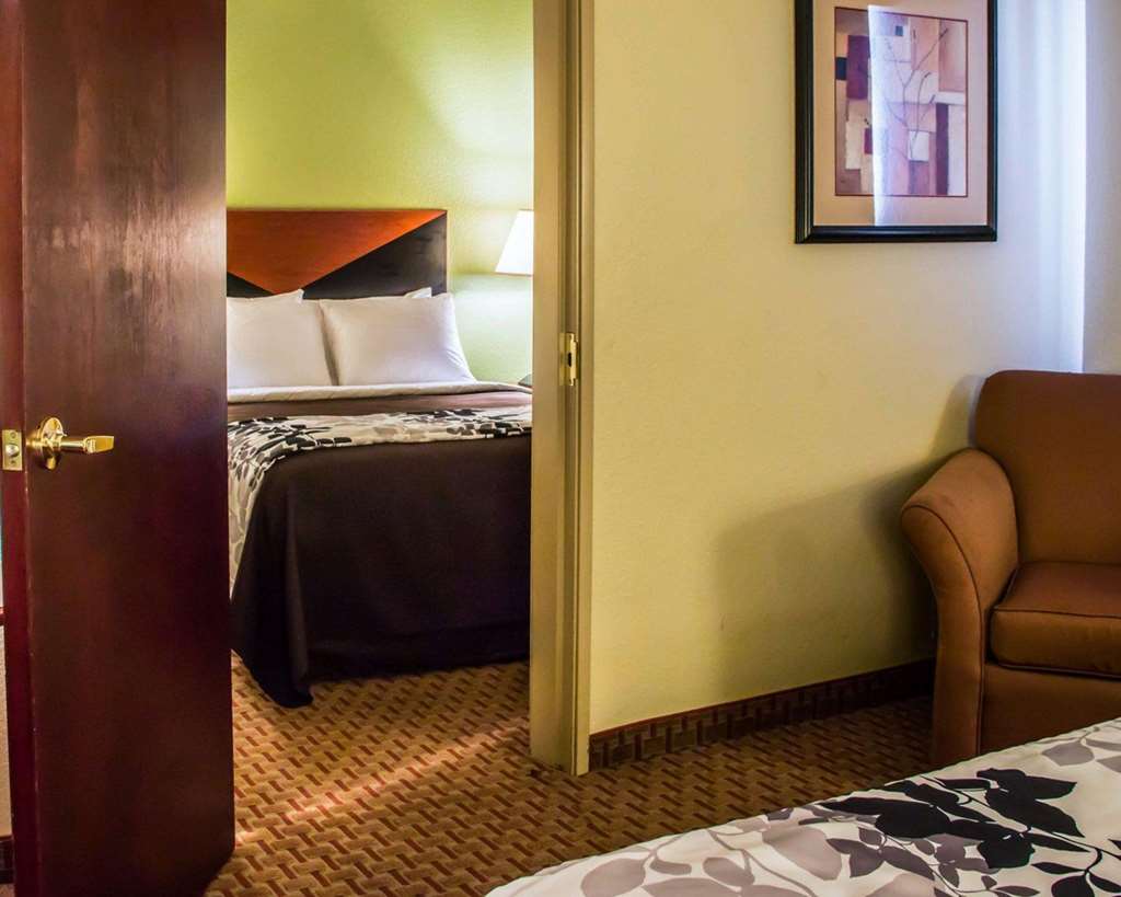 sleep inn and suites at six flags