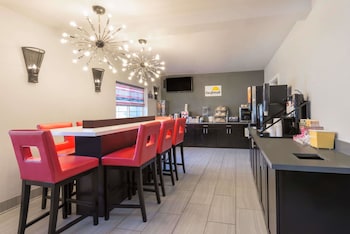 Hotel 1550,Near Bayfront Park,4 star