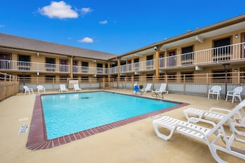 red roof inn college station