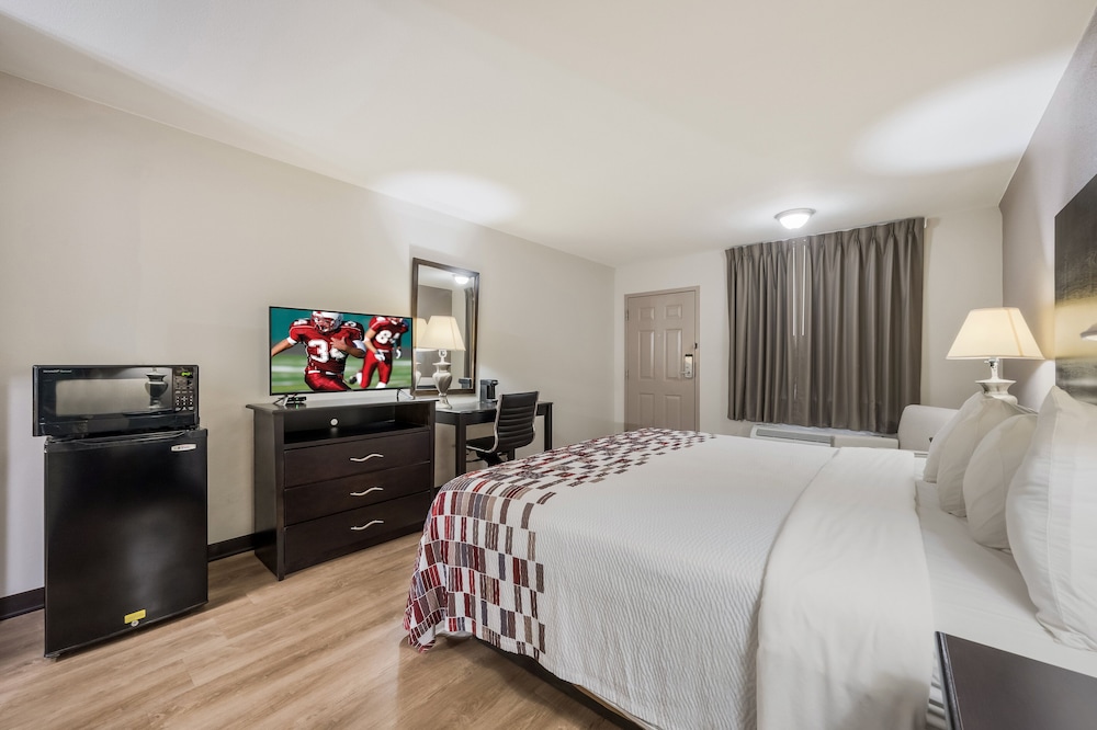 red roof inn college station
