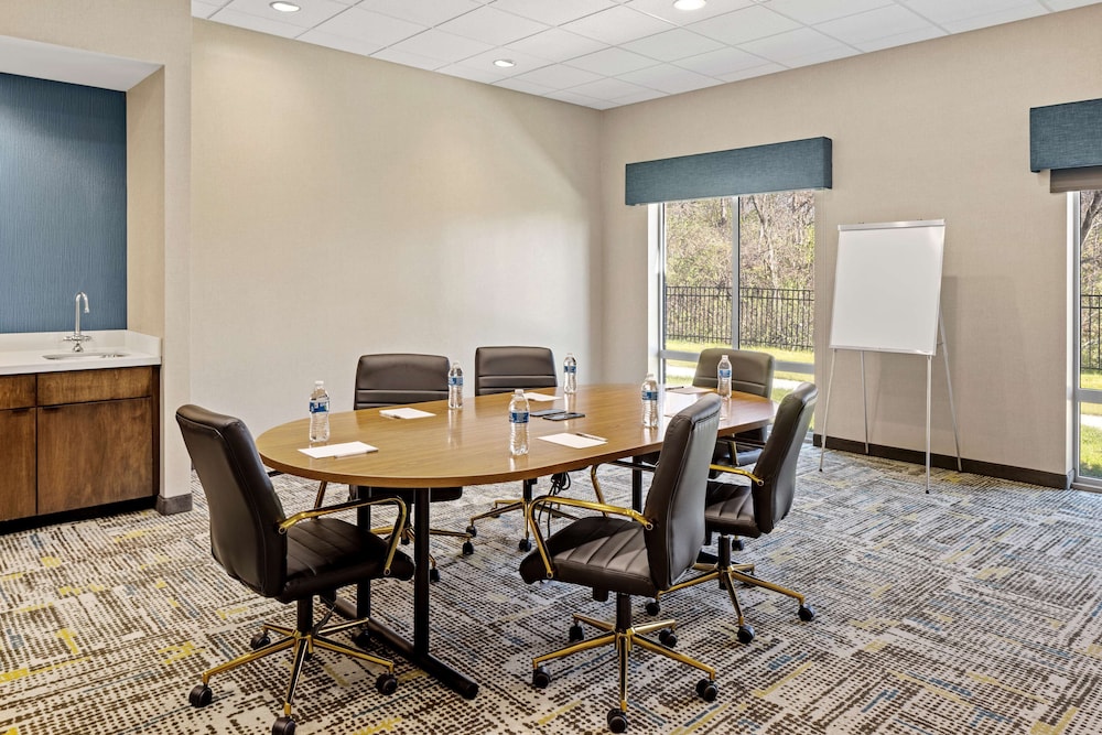 hampton inn suites cincinnati west