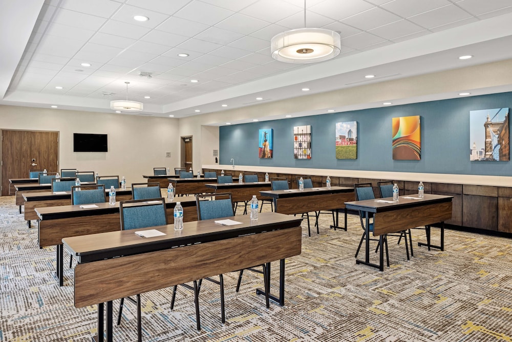 hampton inn suites cincinnati west