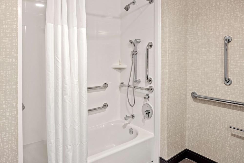 hampton inn suites cincinnati west