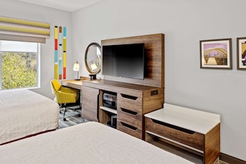 hampton inn suites cincinnati west