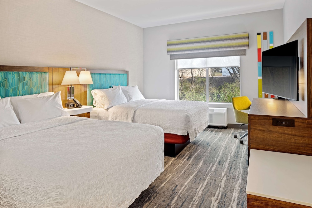 hampton inn suites cincinnati west