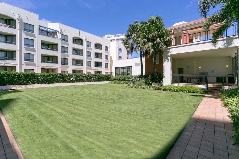 mantra coolangatta beach