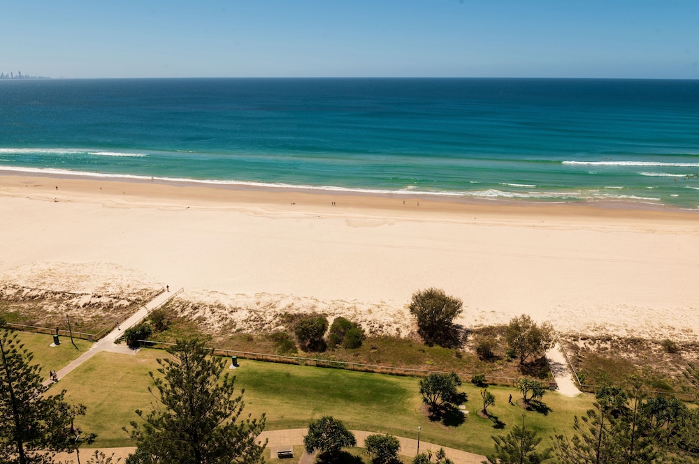mantra coolangatta beach