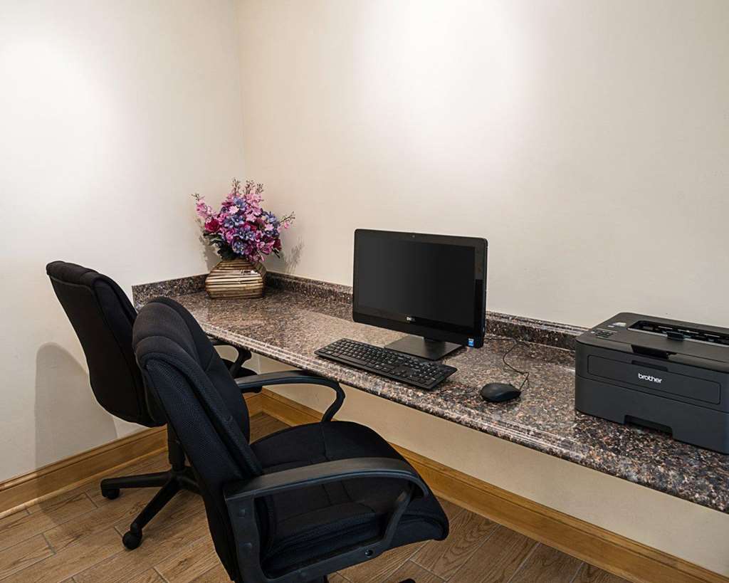 quality inn near northtown mall and national sports center