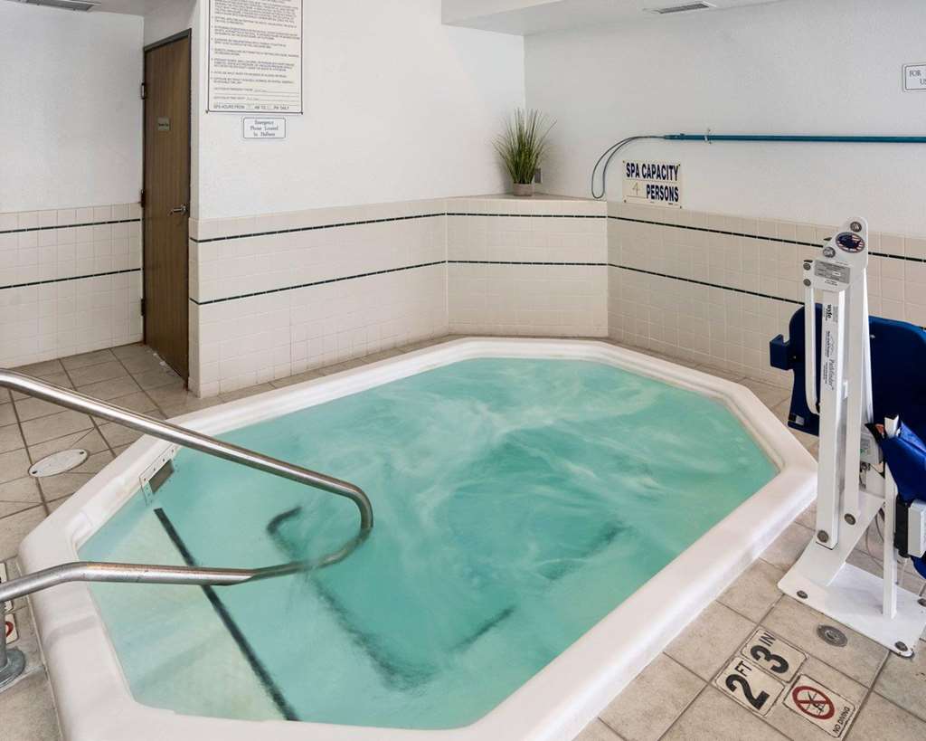 quality inn near northtown mall and national sports center