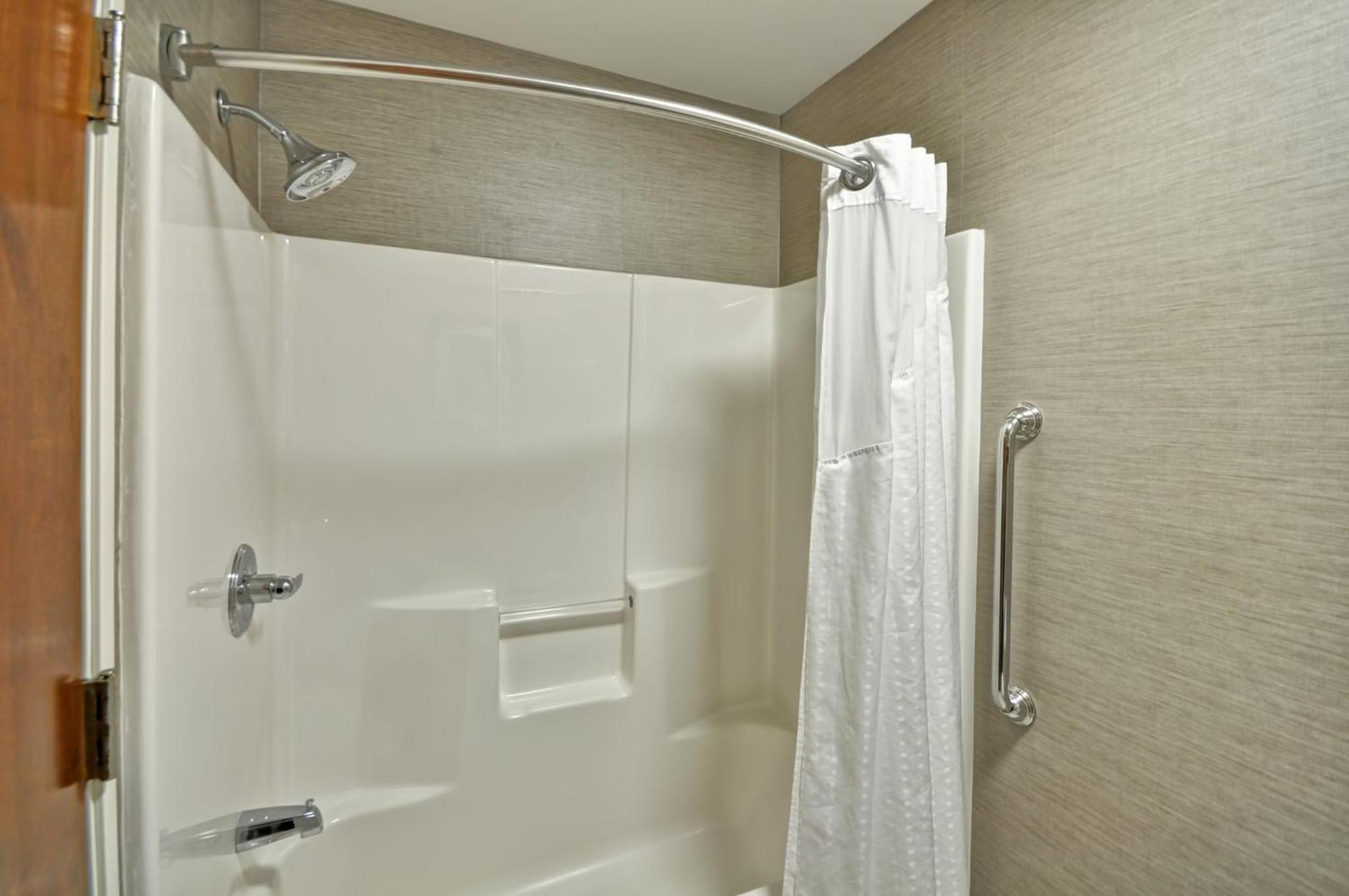 holiday inn express romulus detroit airport by ihg