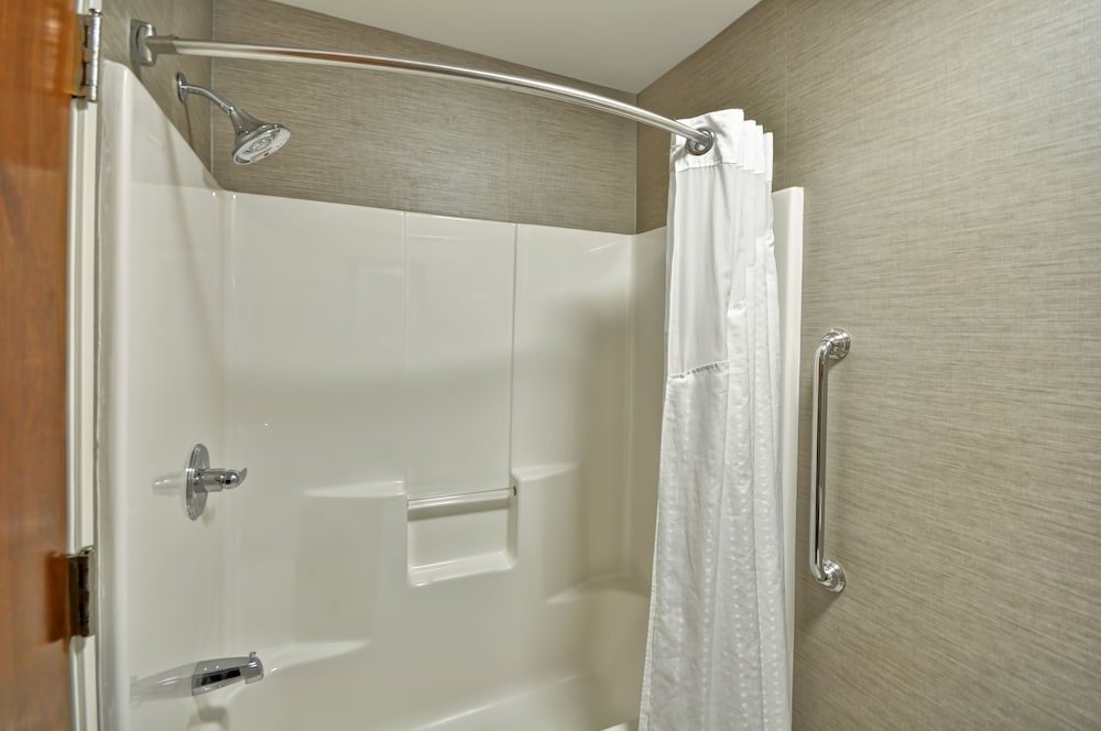 holiday inn express romulus detroit airport by ihg
