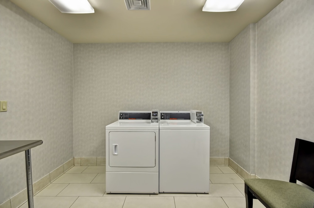 holiday inn express romulus detroit airport by ihg