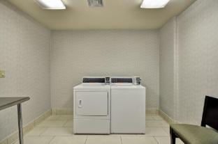 holiday inn express romulus detroit airport by ihg