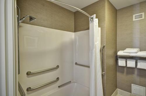 holiday inn express romulus detroit airport by ihg