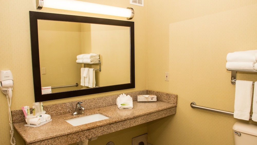 holiday inn express hotel and suites saginaw by ihg