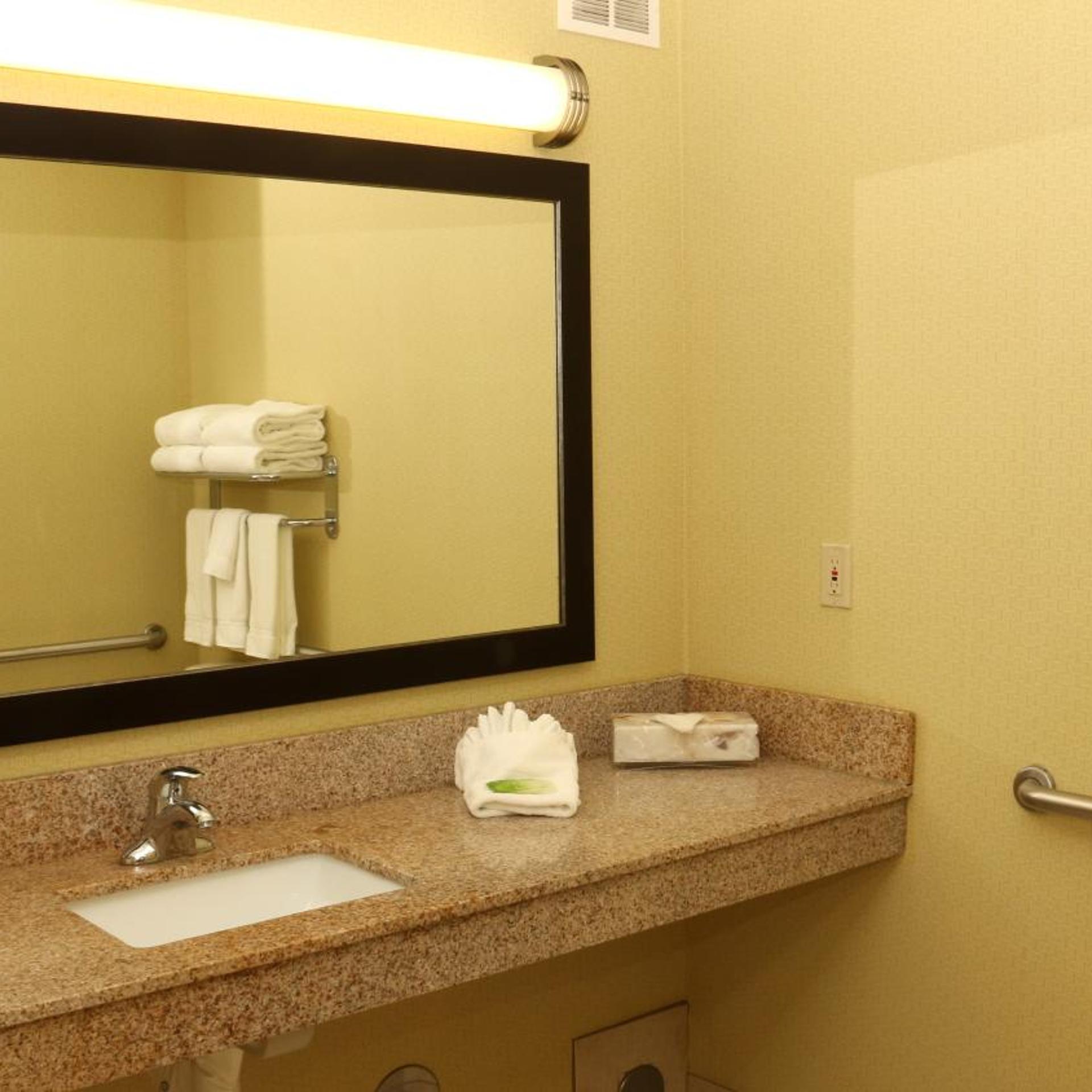 holiday inn express hotel and suites saginaw by ihg