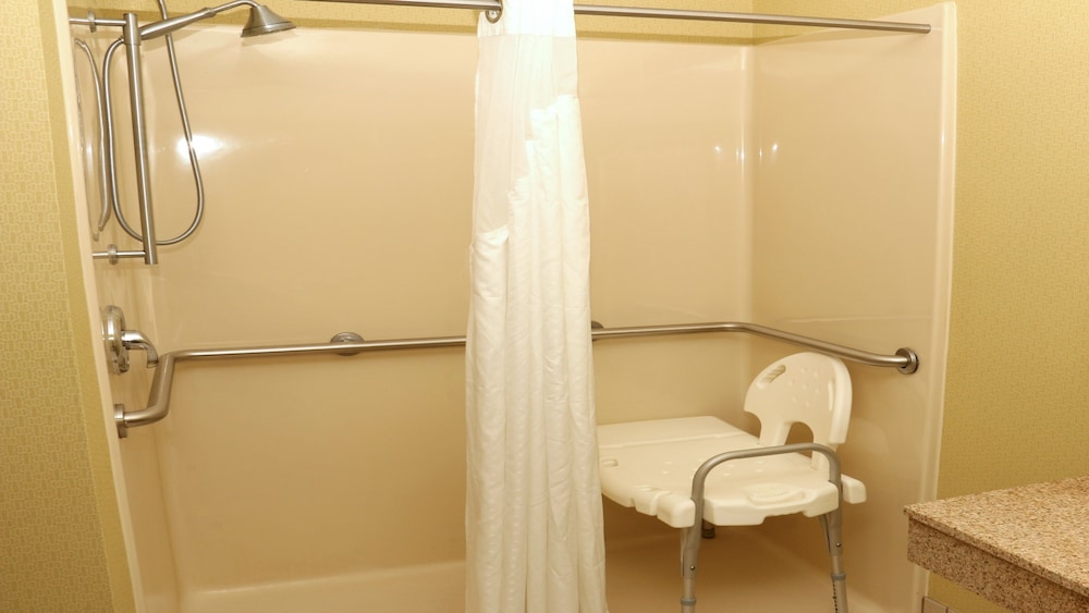 holiday inn express hotel and suites saginaw by ihg