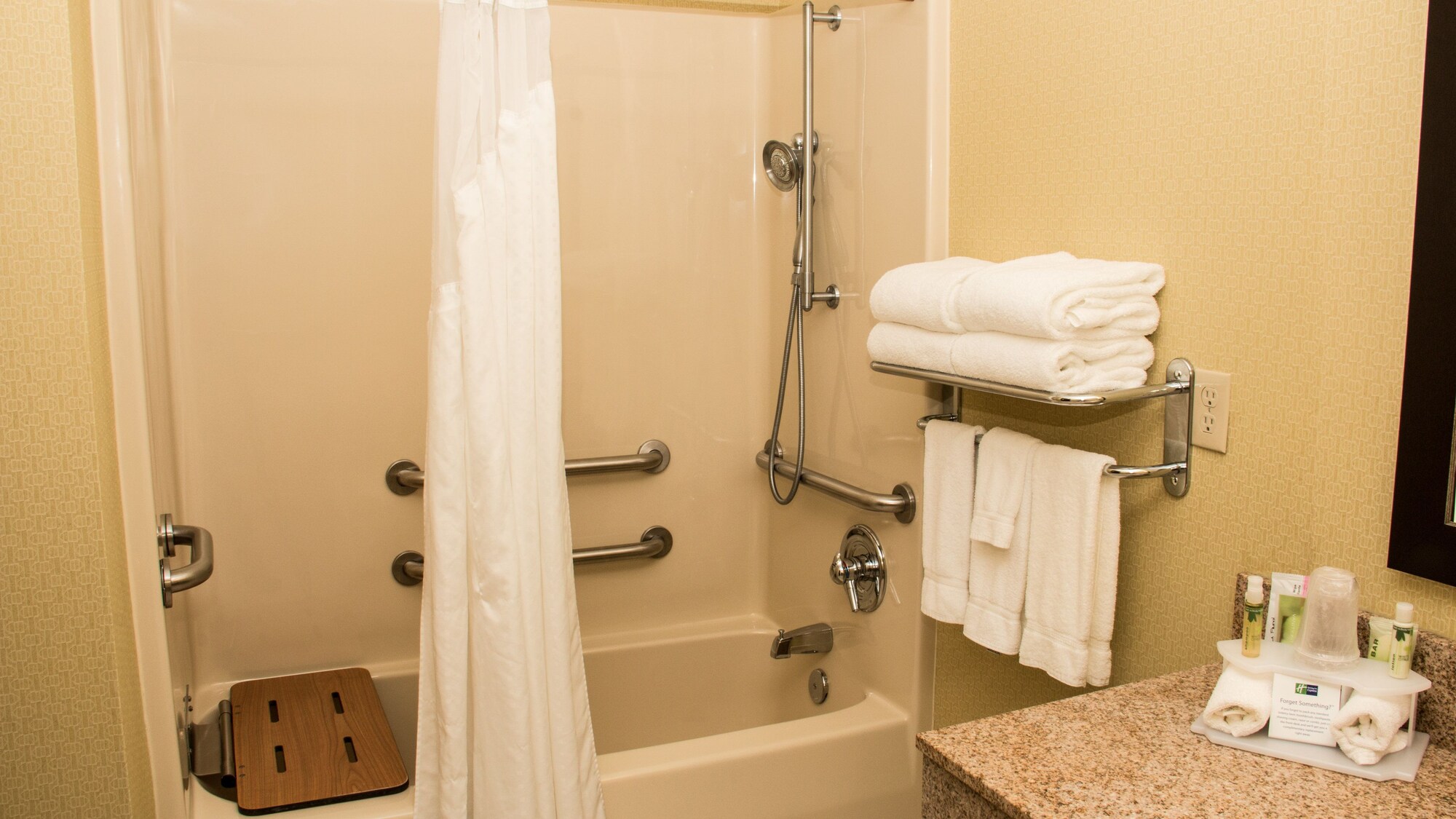 holiday inn express hotel and suites saginaw by ihg
