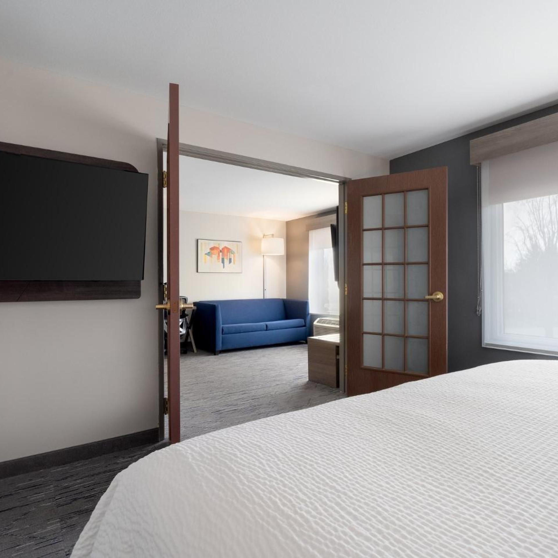 holiday inn express hotel and suites saginaw by ihg