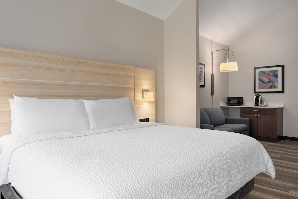 holiday inn express hotel and suites saginaw by ihg