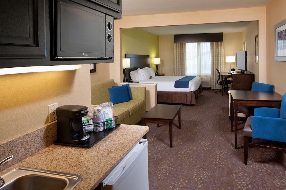 holiday inn express hotel and suites saginaw by ihg