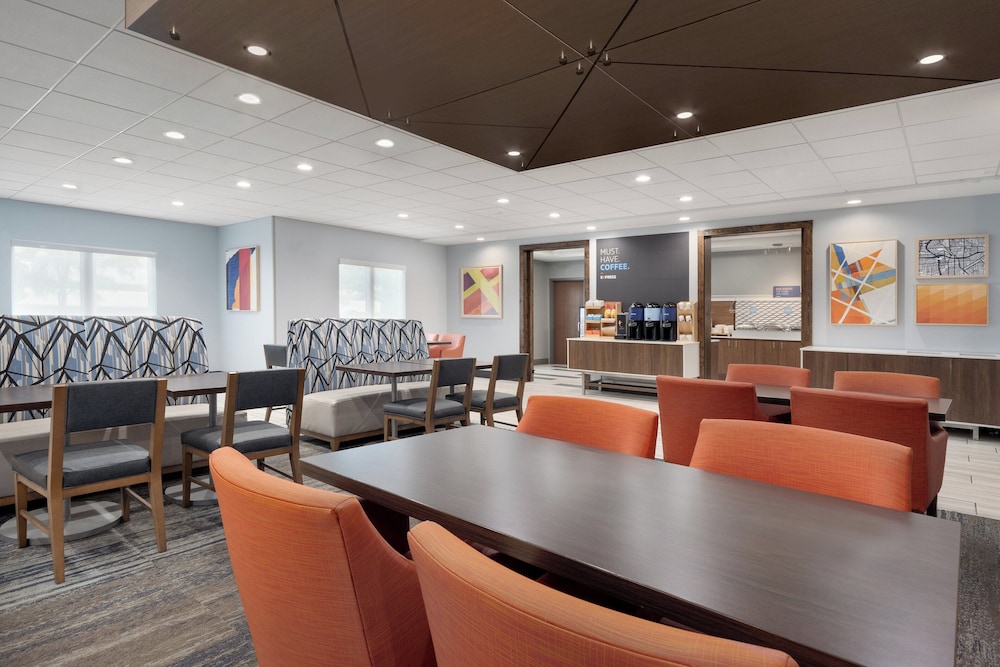 holiday inn express hotel and suites saginaw by ihg