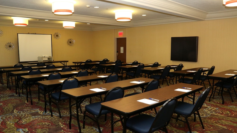 holiday inn express hotel and suites saginaw by ihg