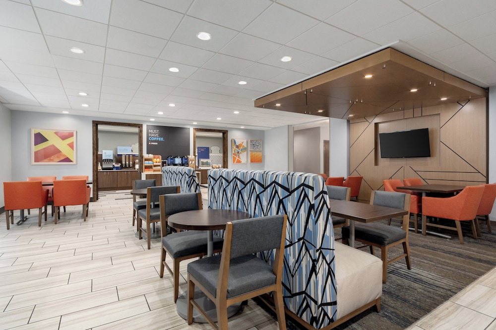 holiday inn express hotel and suites saginaw by ihg