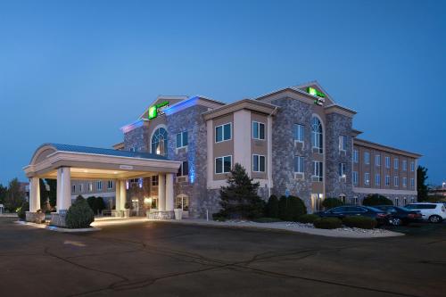 holiday inn express hotel and suites saginaw by ihg