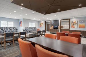 holiday inn express hotel and suites saginaw by ihg