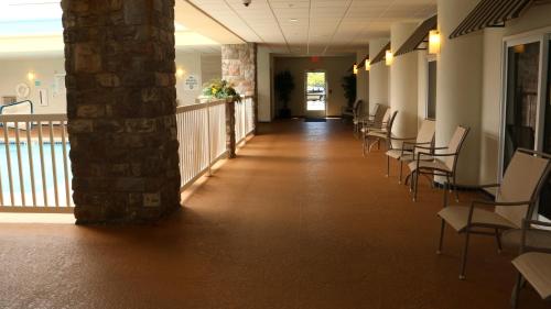 holiday inn express hotel and suites saginaw by ihg