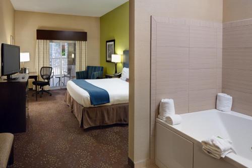 holiday inn express hotel and suites saginaw by ihg
