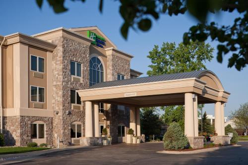 holiday inn express hotel and suites saginaw by ihg