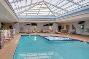 holiday inn express hotel and suites saginaw by ihg