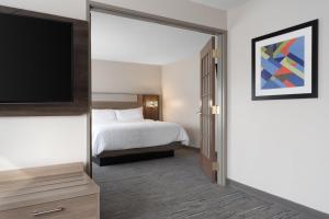 holiday inn express hotel and suites saginaw by ihg