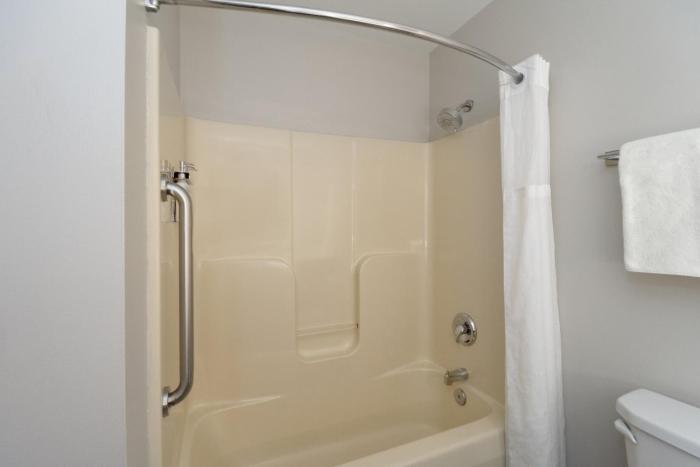 holiday inn express hotel and suites saginaw by ihg