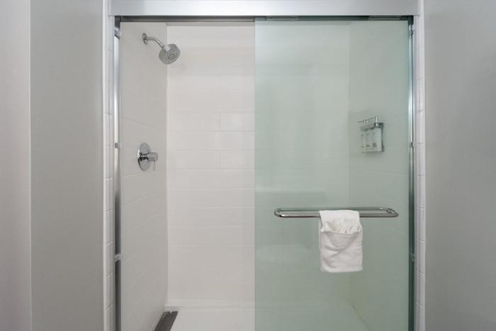 holiday inn express hotel and suites saginaw by ihg