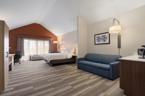 holiday inn express hotel and suites saginaw by ihg