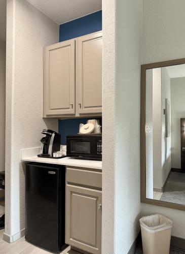 holiday inn express hotel and suites san antonio by ihg