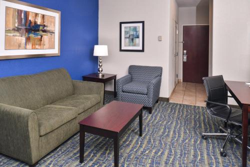 holiday inn express hotel and suites san antonio by ihg