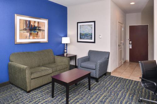 holiday inn express hotel and suites san antonio by ihg