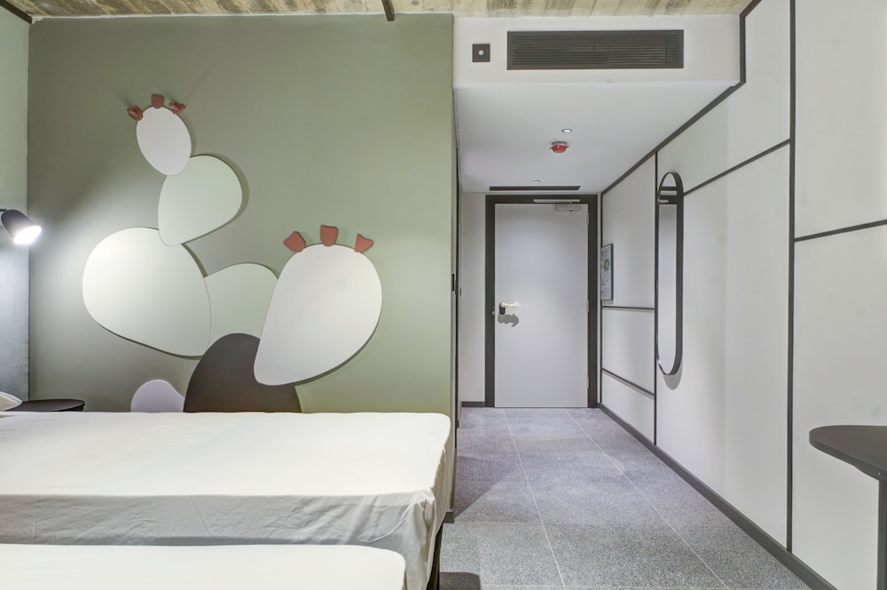 ibis styles st pauls bay malta