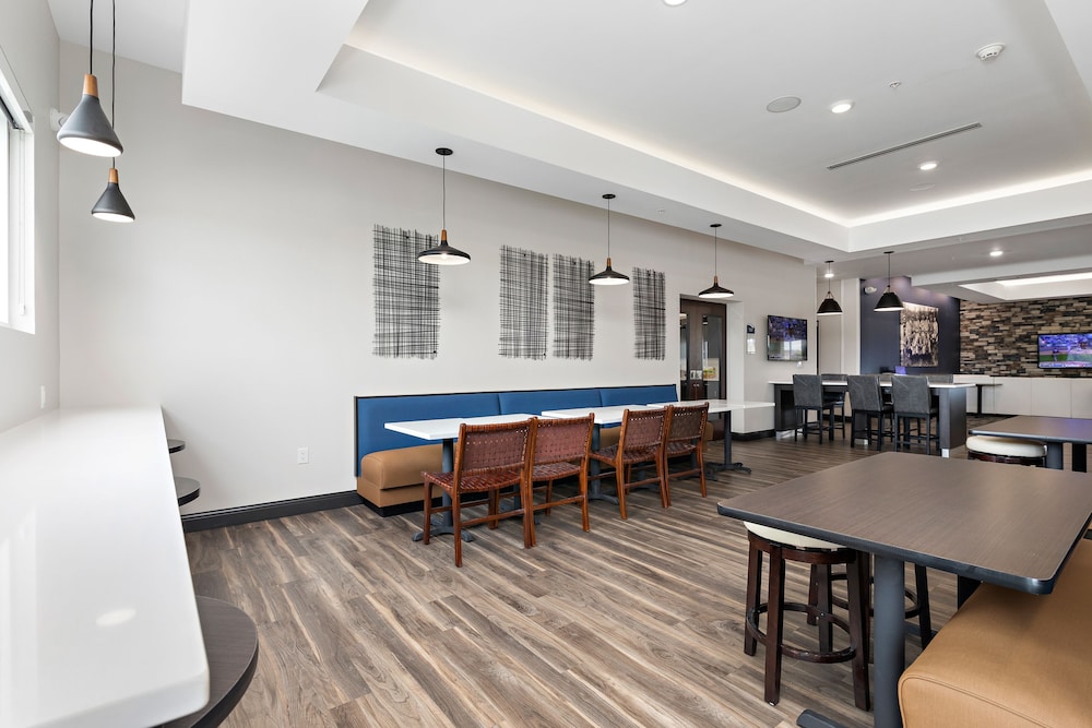 holiday inn express kansas city north parkville an ihg hotel