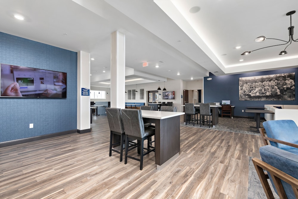 holiday inn express kansas city north parkville an ihg hotel